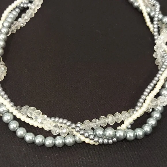 BEADED STATEMENT NECKLACE - Picture 6 of 7